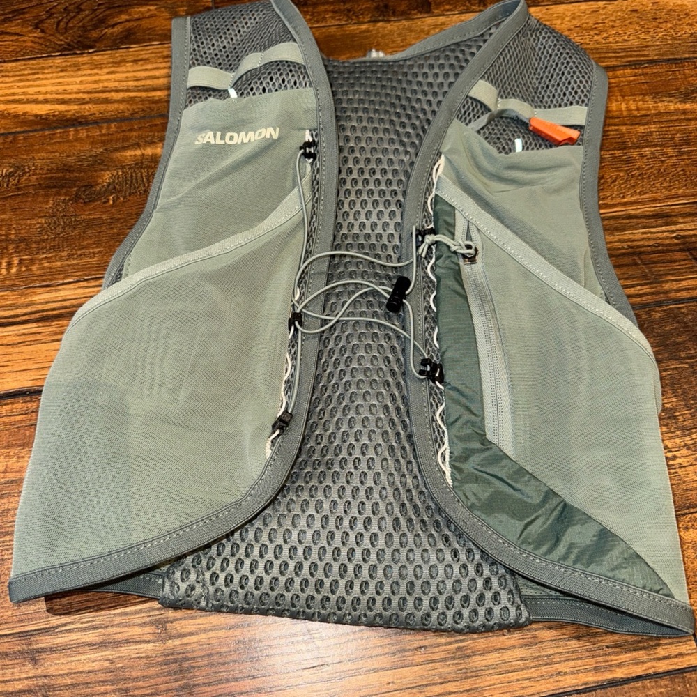 Salomon Active Skin 4 Running Hydration Vest in Teal - Picture 2 of 2